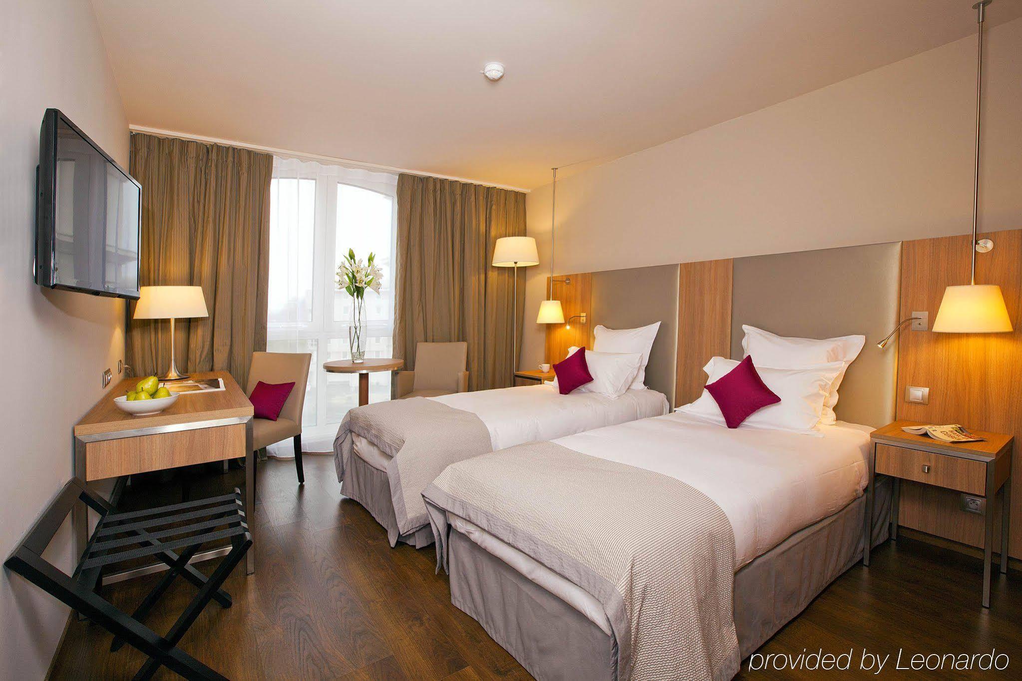Apartahotel Paris Cdg Airport 4*