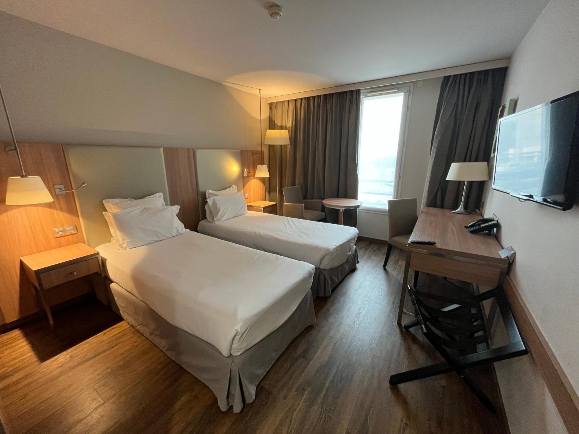 Paris Cdg Airport 4*
