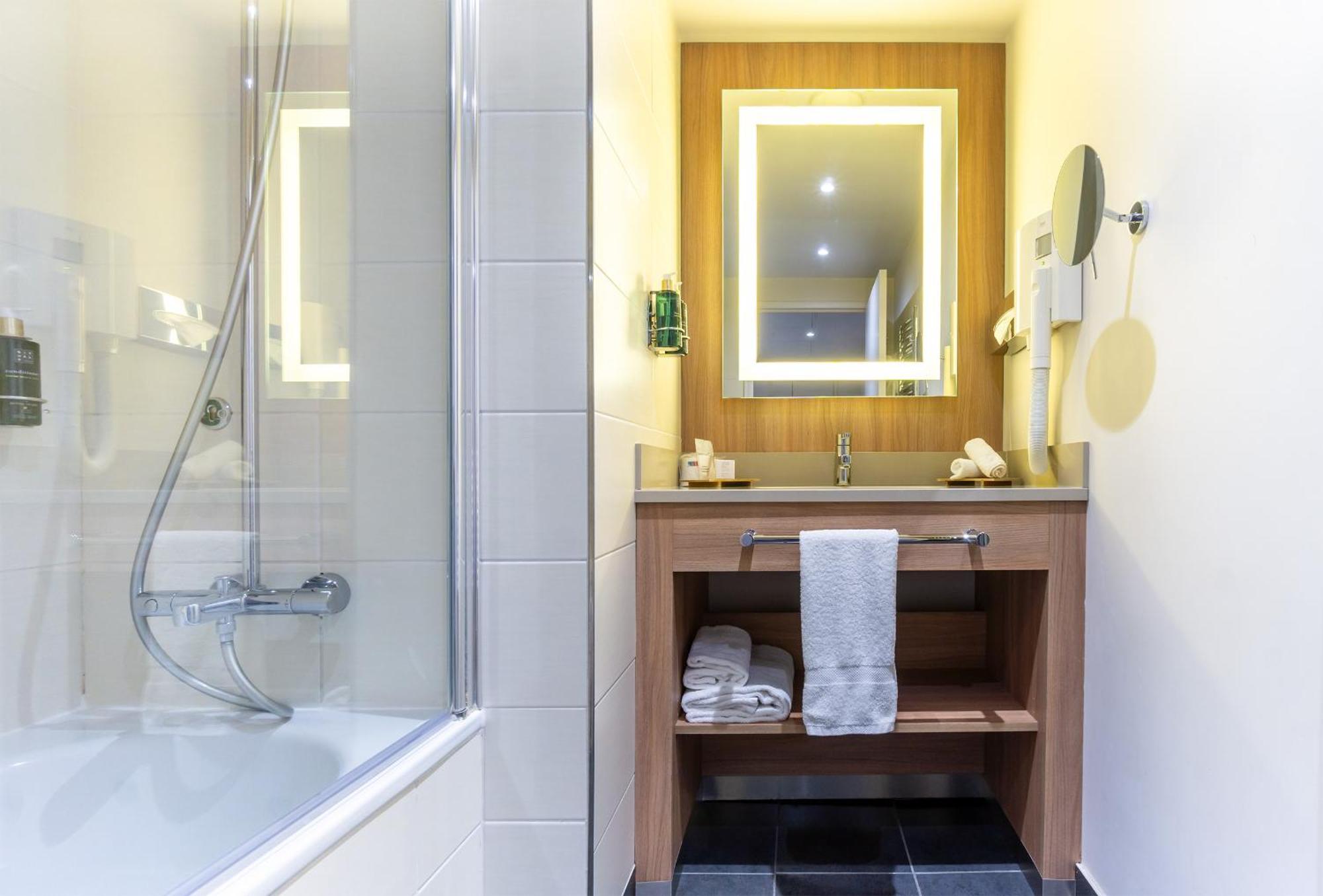Apartahotel Paris Cdg Airport 4*