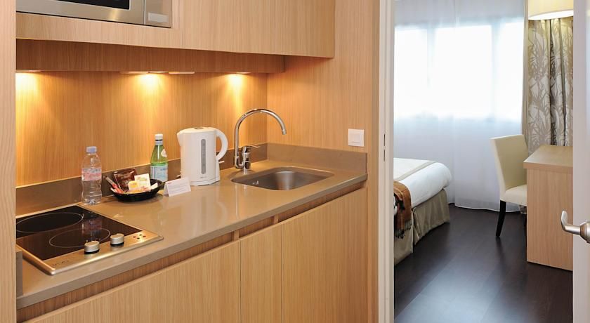 Aparthotel Paris Cdg Airport 4*